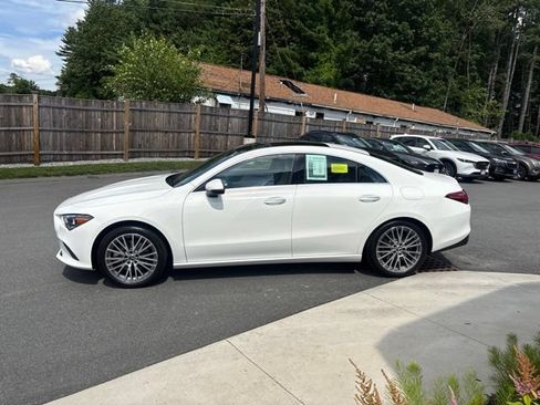 Used 2021 Mercedes-Benz CLA 250 4MATIC image 4