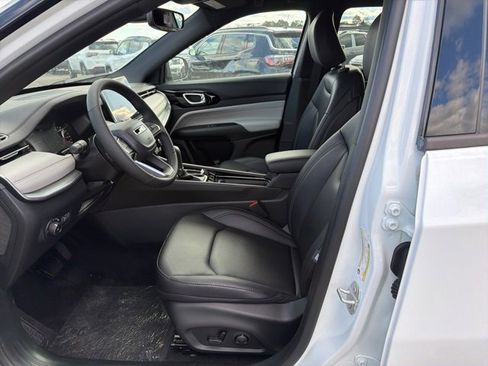 New 2026 Jeep Compass Limited image 8