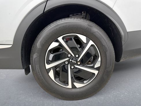 Used 2023 Kia Sportage LX AWD/4WD image 12