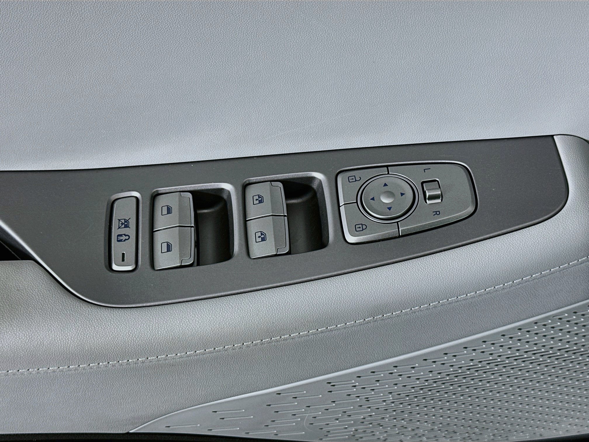 Used 2025 Hyundai Palisade SEL FWD image 15