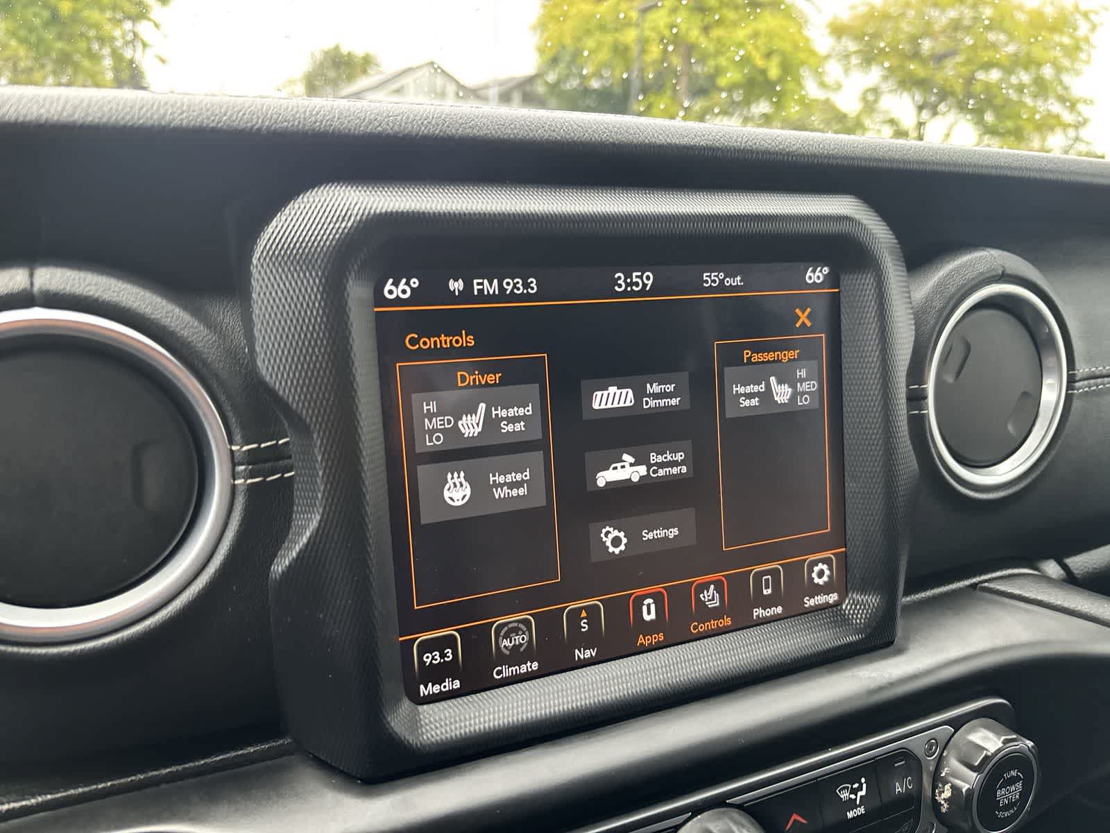 Certified 2020 Jeep Gladiator Overland AWD/4WD image 21