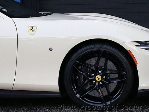 Used 2022 Ferrari Roma image 15