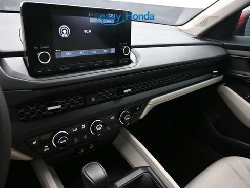 Used 2023 Honda Accord EX image 11