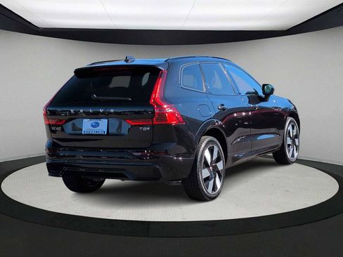 Used 2025 Volvo XC60 T8 Ultra image 8