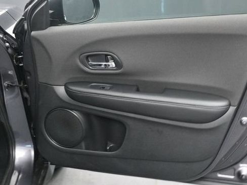 Used 2019 Honda HR-V LX image 10