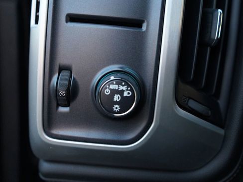 Used 2018 GMC Sierra 1500 SLT w/ SLT Preferred Package image 15