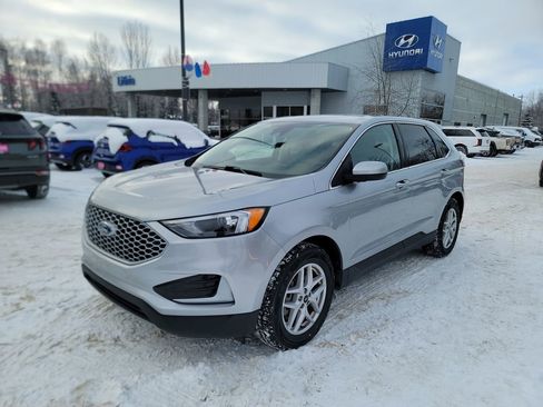 Used 2024 Ford Edge SEL image 4