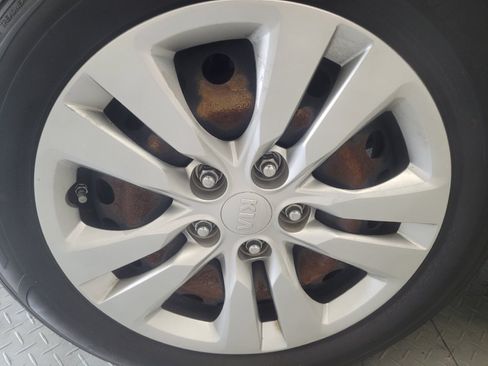 Used 2021 Kia Soul LX FWD image 31