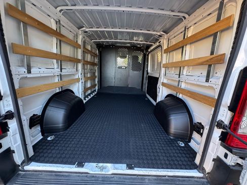 Used 2025 RAM ProMaster 2500 w/ U-Haul Equipment Group FWD image 15