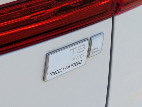 Used 2021 Volvo XC60 T8 R-Design w/ Advanced Package image 30