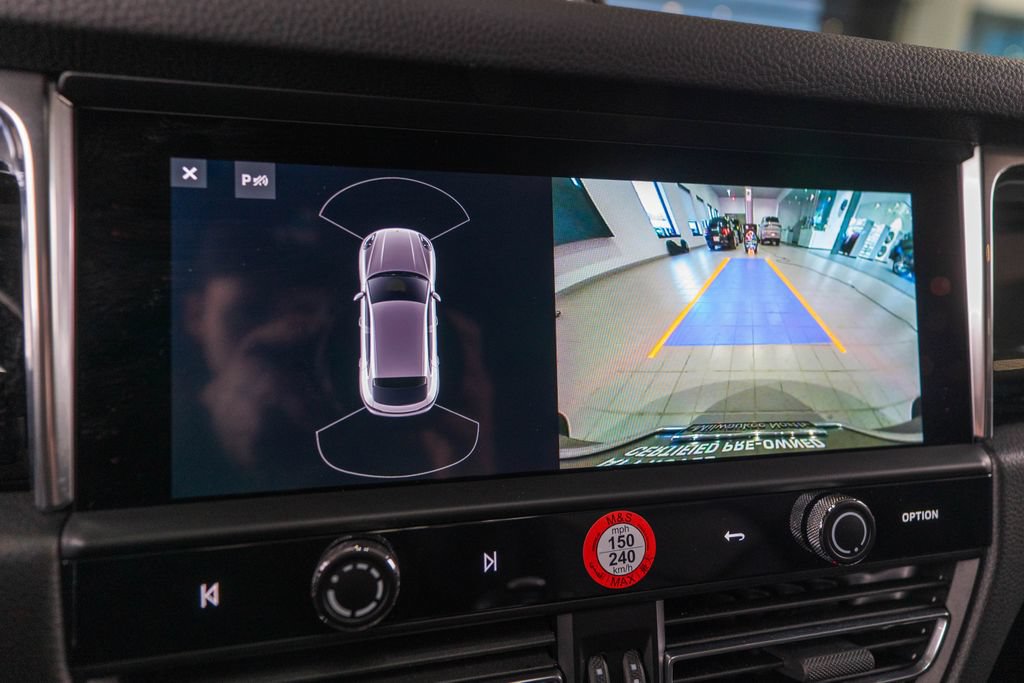 Certified 2026 Porsche Macan AWD/4WD image 28