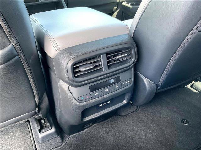Used 2025 Honda Pilot Touring image 25