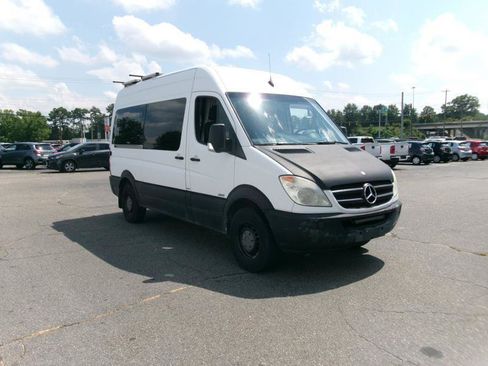 Used 2011 Mercedes-Benz Sprinter 2500 image 4