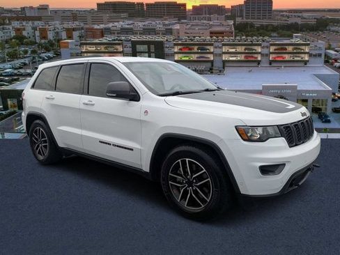 Used 2021 Jeep Grand Cherokee Trailhawk AWD/4WD image 1