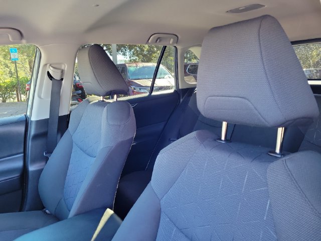 Used 2022 Toyota RAV4 XLE FWD image 20