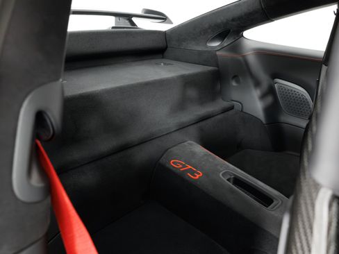 Used 2018 Porsche 911 GT3 RWD image 43