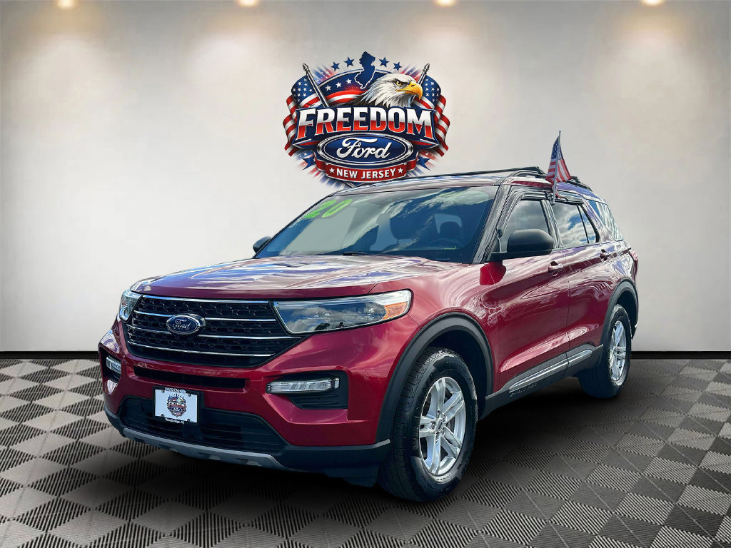 Used 2020 Ford Explorer XLT w/ Equipment Group 202A AWD/4WD image 2