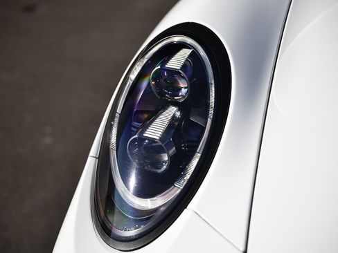 Certified 2019 Porsche 911 Carrera 4S image 14