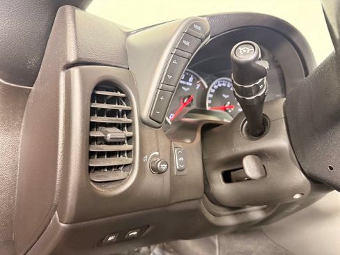 Used 2007 Chevrolet Corvette Convertible w/ Preferred Equipment Group RWD image 32