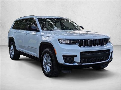 Used 2025 Jeep Grand Cherokee L Laredo w/ Luxury Tech Group I RWD image 3