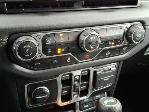 Certified 2025 Jeep Wrangler Backcountry image 16