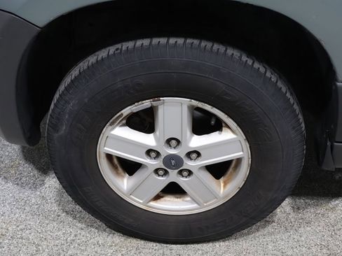Used 2007 Ford Escape XLS image 8