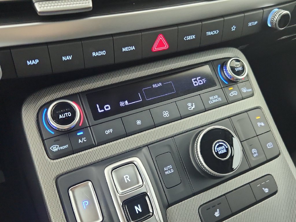 Used 2025 Hyundai Palisade SEL FWD image 29