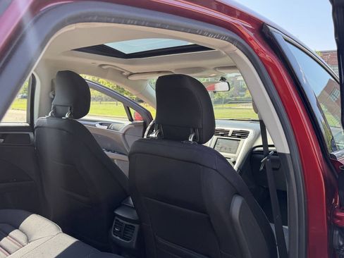 Used 2013 Ford Fusion SE FWD image 4