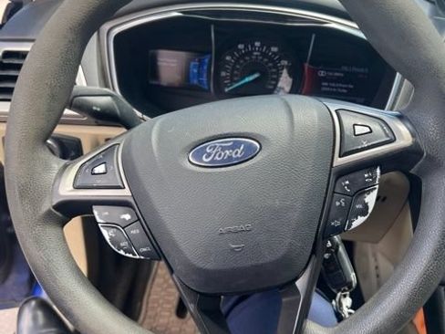 Used 2013 Ford Fusion SE FWD image 15