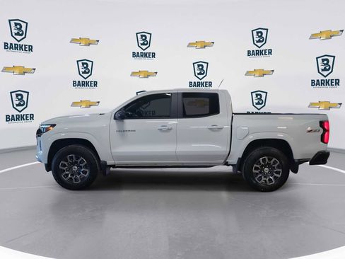 Used 2025 Chevrolet Colorado Z71 w/ Technology Package AWD/4WD image 5