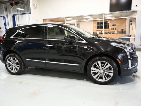 Used 2025 Cadillac XT5 Premium Luxury image 4