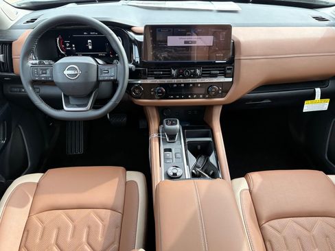 New 2026 Nissan Pathfinder Platinum image 8