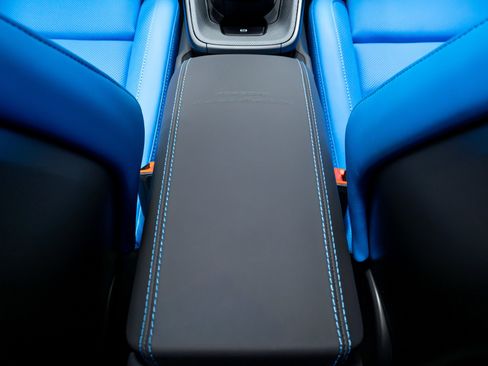 Used 2024 Porsche 911 Carrera image 34