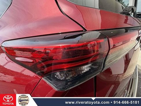 Used 2021 Toyota Highlander Platinum AWD/4WD image 10