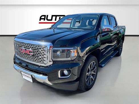 Used 2020 GMC Canyon Denali image 3