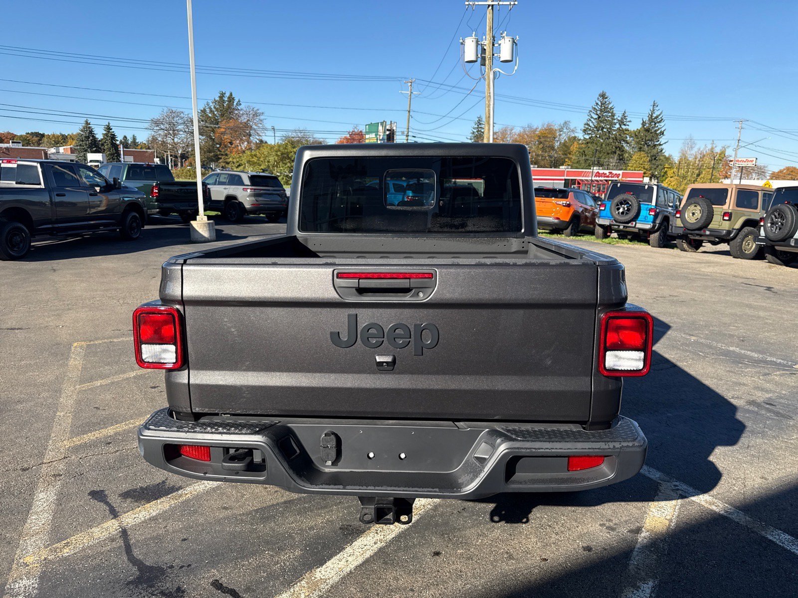 Used 2025 Jeep Gladiator Sport AWD/4WD image 4