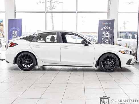 Used 2023 Honda Civic Sport image 9