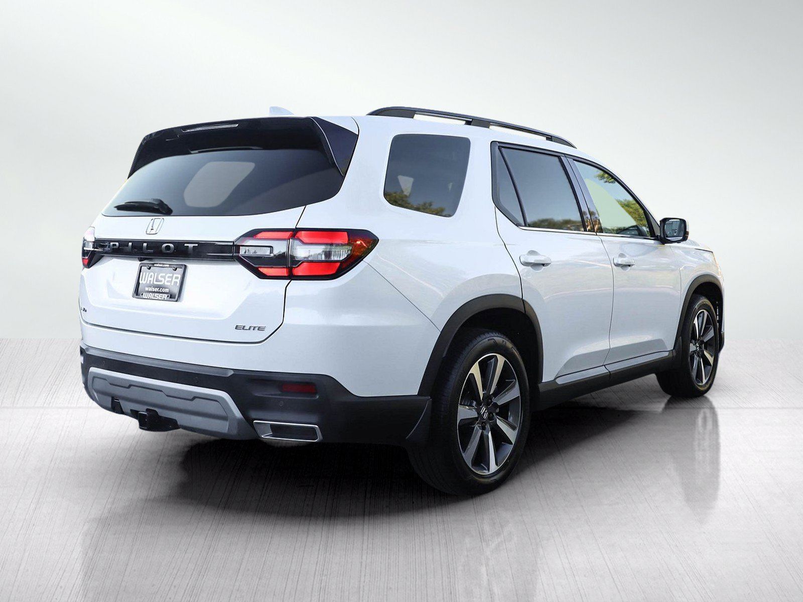 Used 2024 Honda Pilot Elite image 5