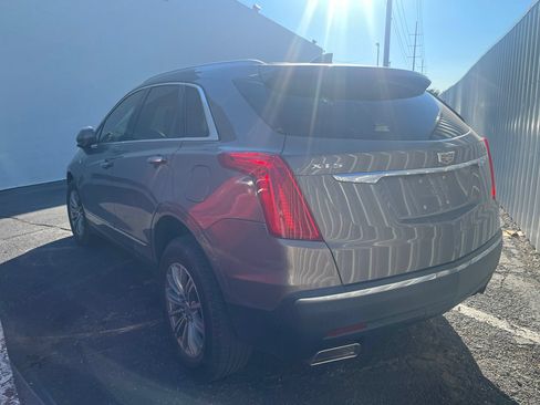 Used 2017 Cadillac XT5 Luxury w/ Driver Awareness Package FWD image 4