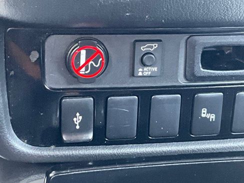 Used 2019 Mitsubishi Outlander SEL AWD/4WD image 22