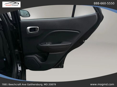 Used 2023 Hyundai Venue SE w/ Cargo Package image 23