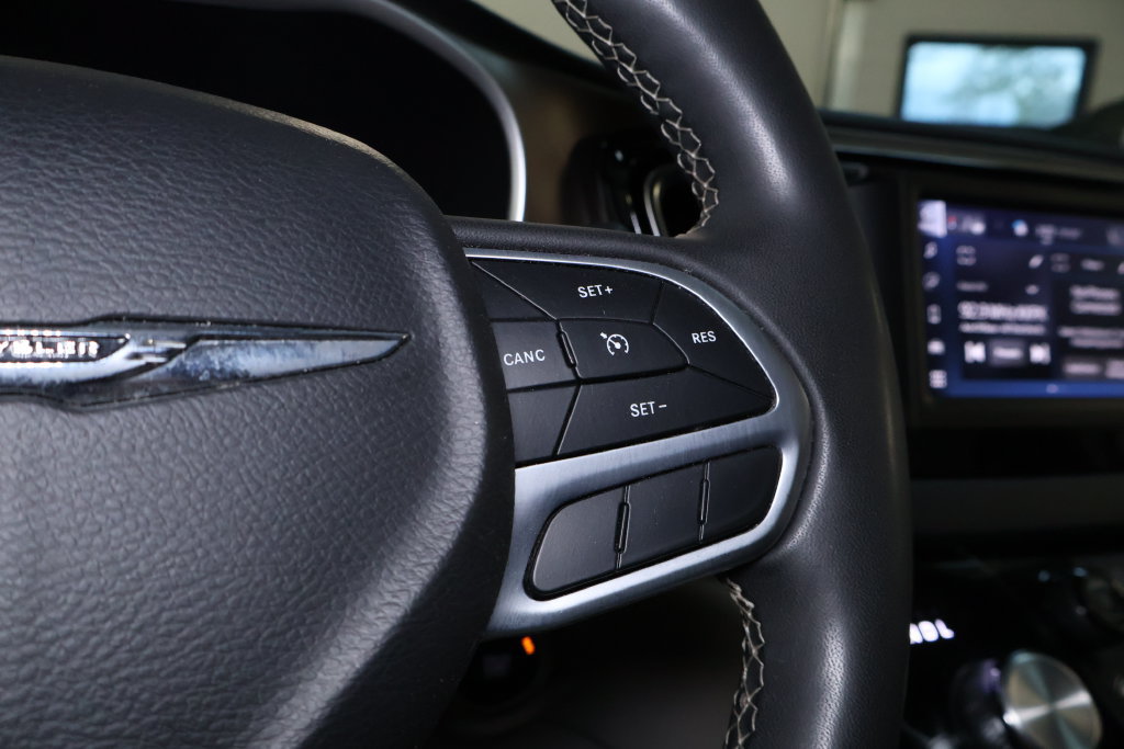 Used 2023 Chrysler Voyager LX FWD image 23