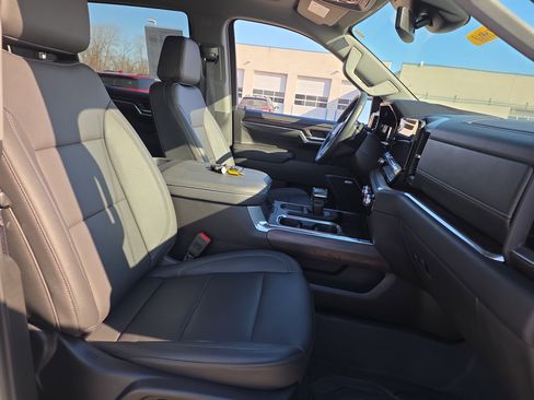 Used 2023 GMC Sierra 1500 SLT w/ SLT Premium Package image 9