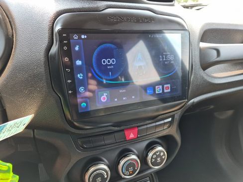 Used 2015 Jeep Renegade Latitude AWD/4WD image 11