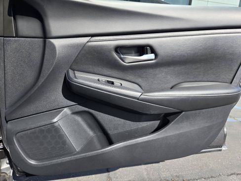 Used 2025 Nissan Sentra SV FWD image 34