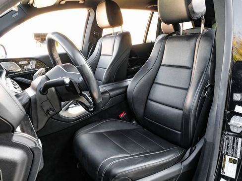 Used 2020 Mercedes-Benz GLS 450 4MATIC image 33