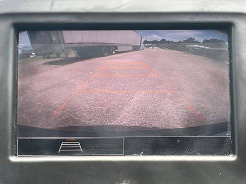 Used 2023 Chevrolet Equinox RS FWD image 28