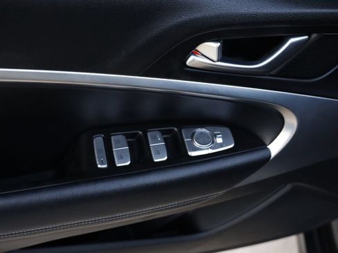 Used 2019 Genesis G70 2.0T Advanced RWD image 11