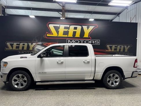 Used 2022 RAM 1500 Big Horn AWD/4WD image 2