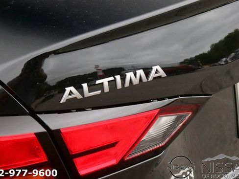 New 2025 Nissan Altima 2.5 SL image 9